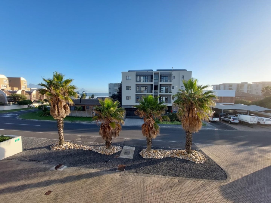 1 Bedroom Property for Sale in Table View Western Cape